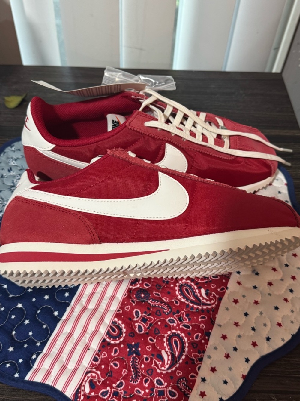 Nike Red & White Men’s Sneakers - Picture 2 of 5